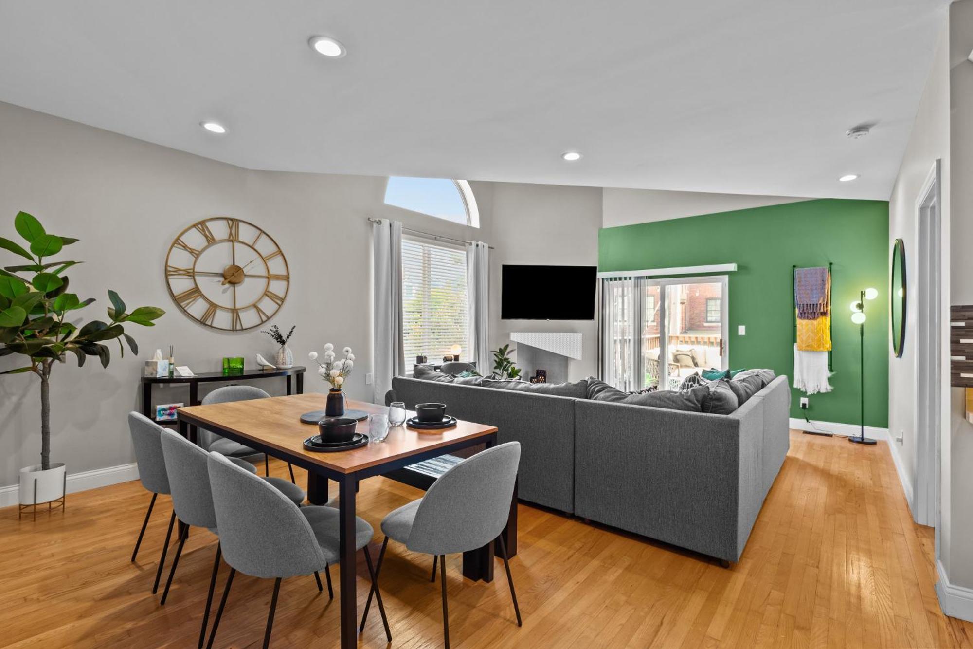 West End Whimsy | Jz Vacation Rentals Tower Grove Eksteriør billede