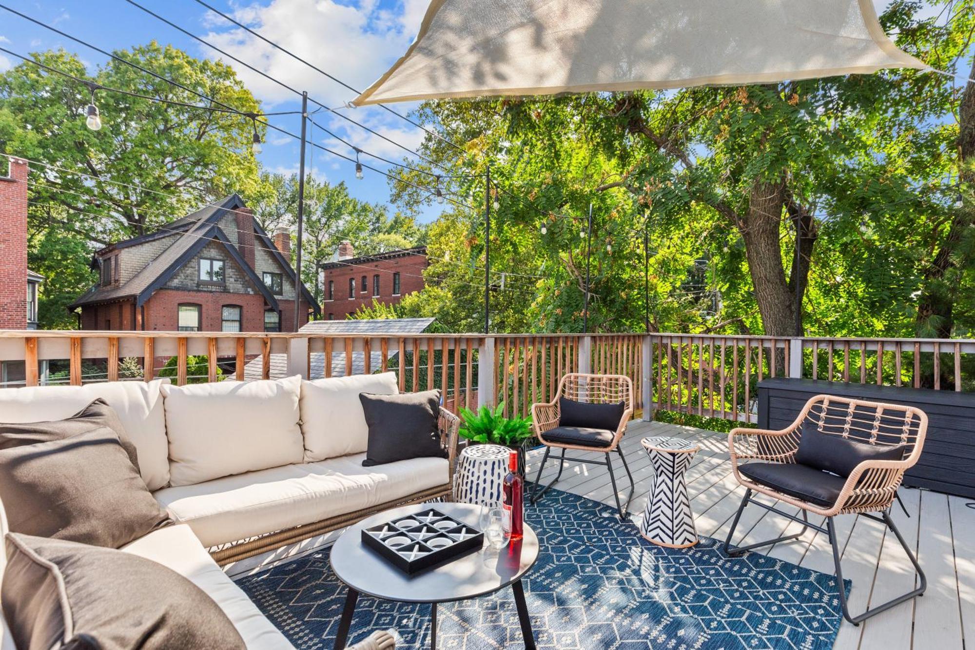 West End Whimsy | Jz Vacation Rentals Tower Grove Eksteriør billede