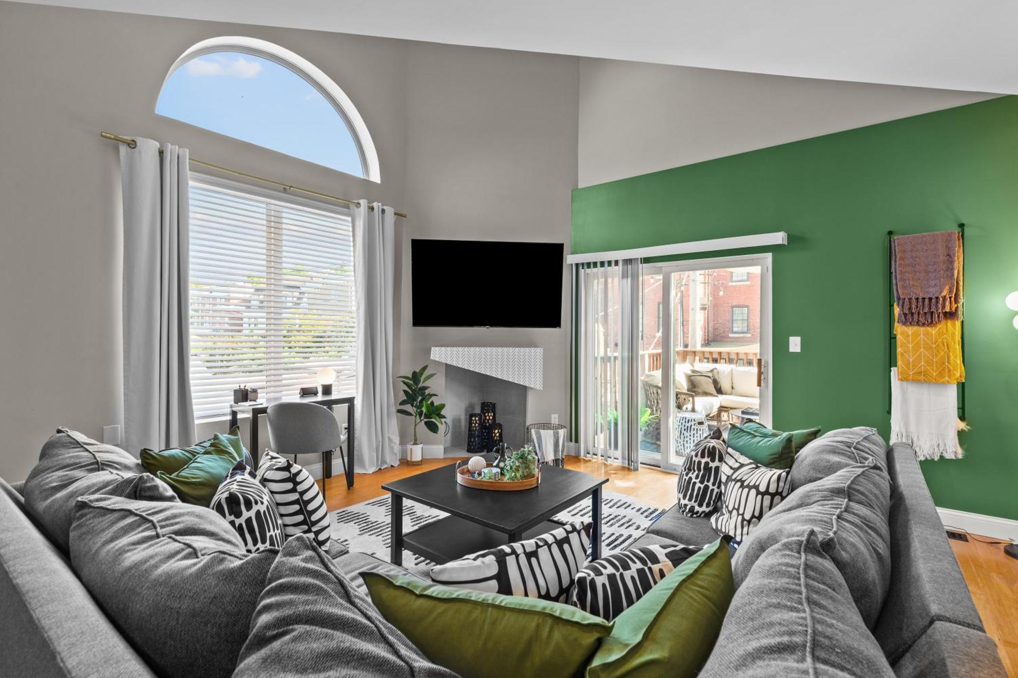 West End Whimsy | Jz Vacation Rentals Tower Grove Eksteriør billede